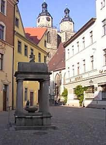 Röhrwasserbrunnen auf dem Holzmarkt